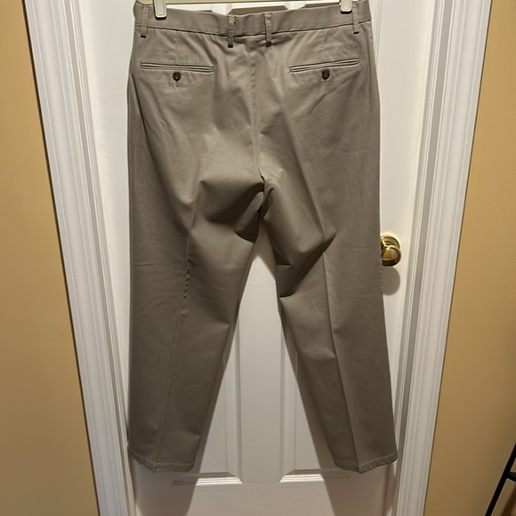Dockers Classic fit flat front pants - Picture 7 of 8